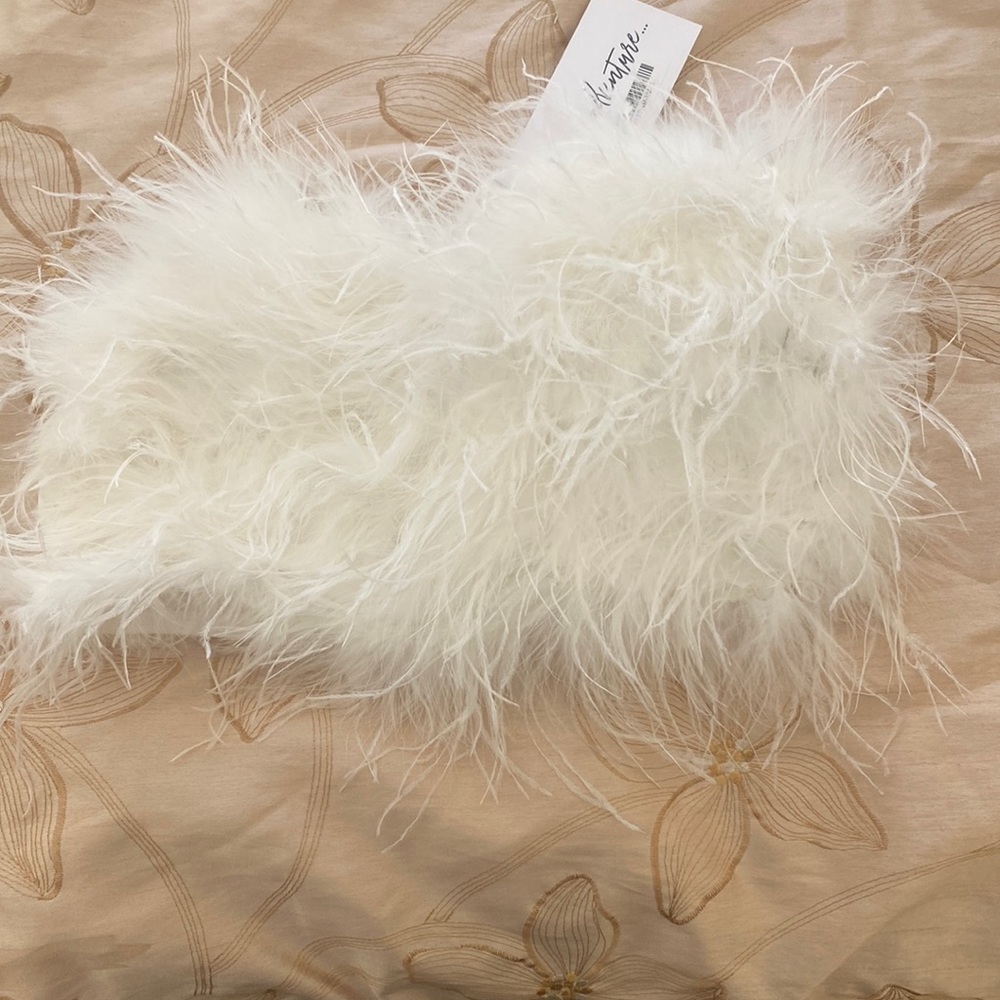 FEATHER CROP TOP